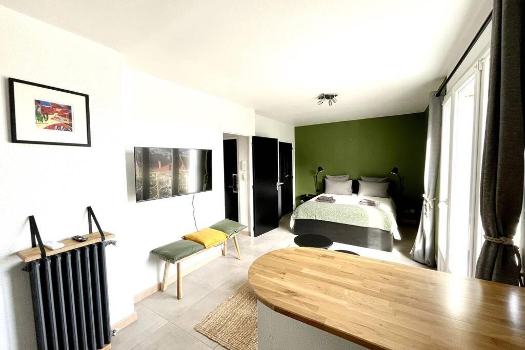 Mon Appart'Hotel - Climatisation Avec Parking Gratuit Brive-la-Gaillarde Bagian luar foto