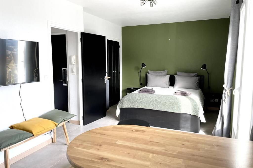 Mon Appart'Hotel - Climatisation Avec Parking Gratuit Brive-la-Gaillarde Bagian luar foto