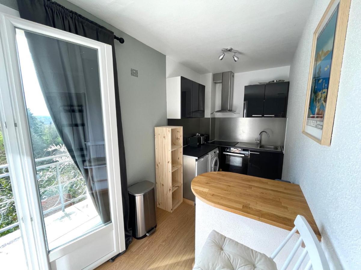 Mon Appart'Hotel - Climatisation Avec Parking Gratuit Brive-la-Gaillarde Bagian luar foto