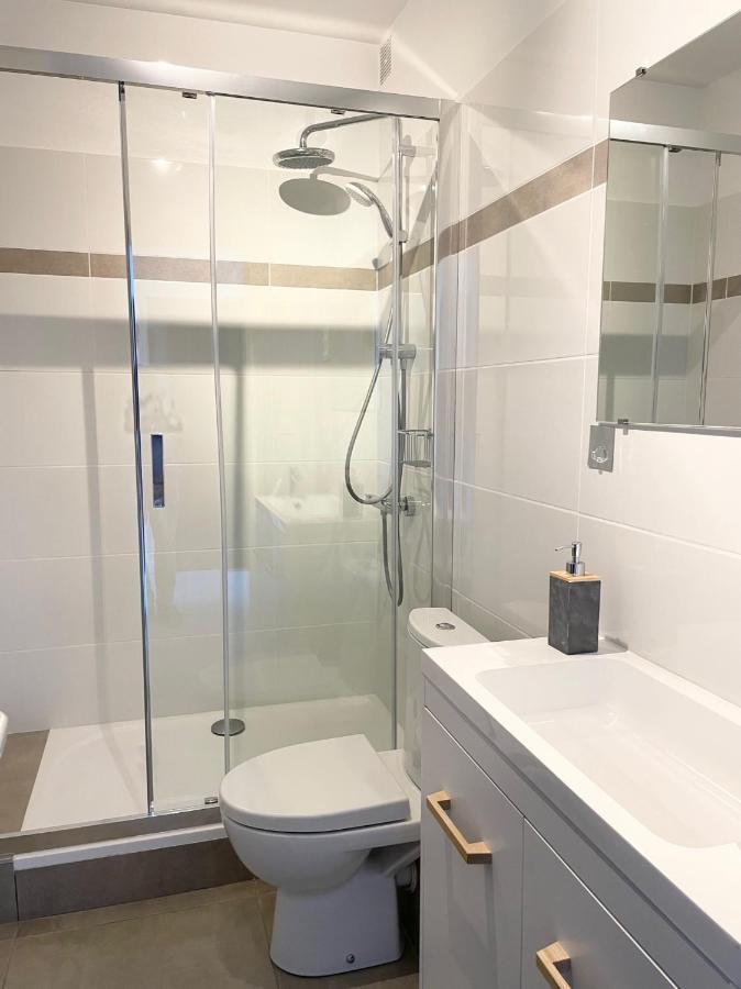 Mon Appart'Hotel - Climatisation Avec Parking Gratuit Brive-la-Gaillarde Bagian luar foto